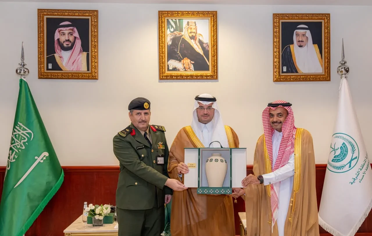 سمو محافظ الأحساء يطّلع على مشروع "دار الحرفيين" لتأهيل نزلاء سجن الأحساء