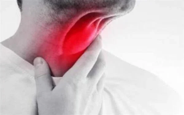 صحي / جفاف الحلق.. سبب شائع للألم وطرق فعالة للتخفيف منه
